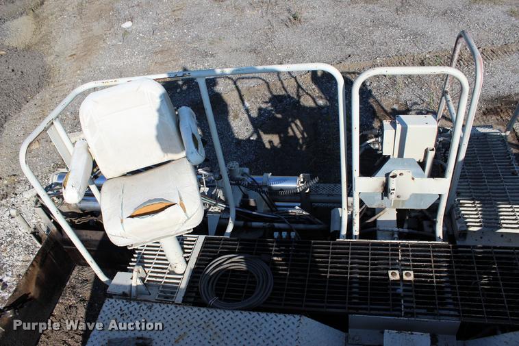 image for item L3044 1997 Cedarapids CR461 paver