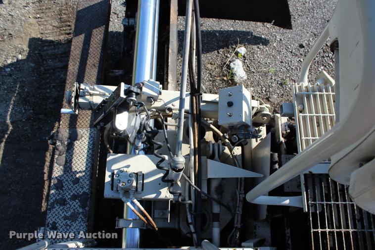 image for item L3044 1997 Cedarapids CR461 paver