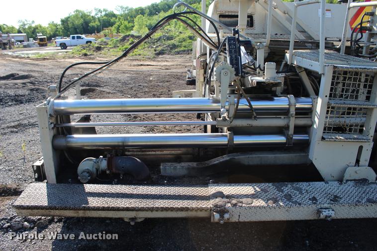 image for item L3044 1997 Cedarapids CR461 paver