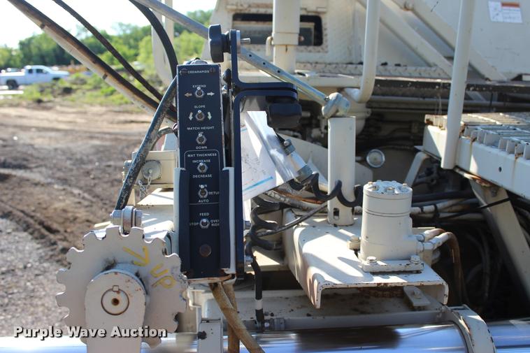 image for item L3044 1997 Cedarapids CR461 paver