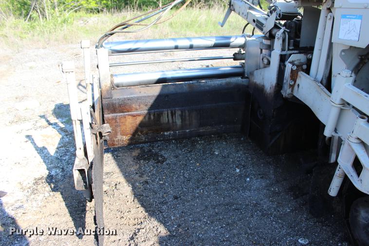 image for item L3044 1997 Cedarapids CR461 paver