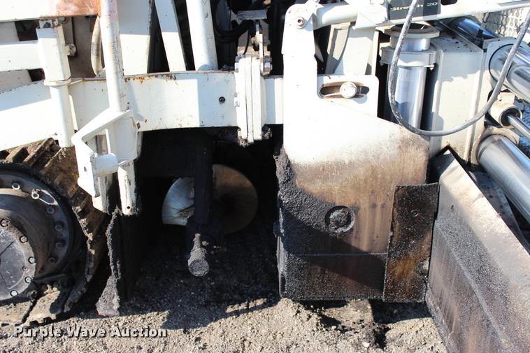 image for item L3044 1997 Cedarapids CR461 paver