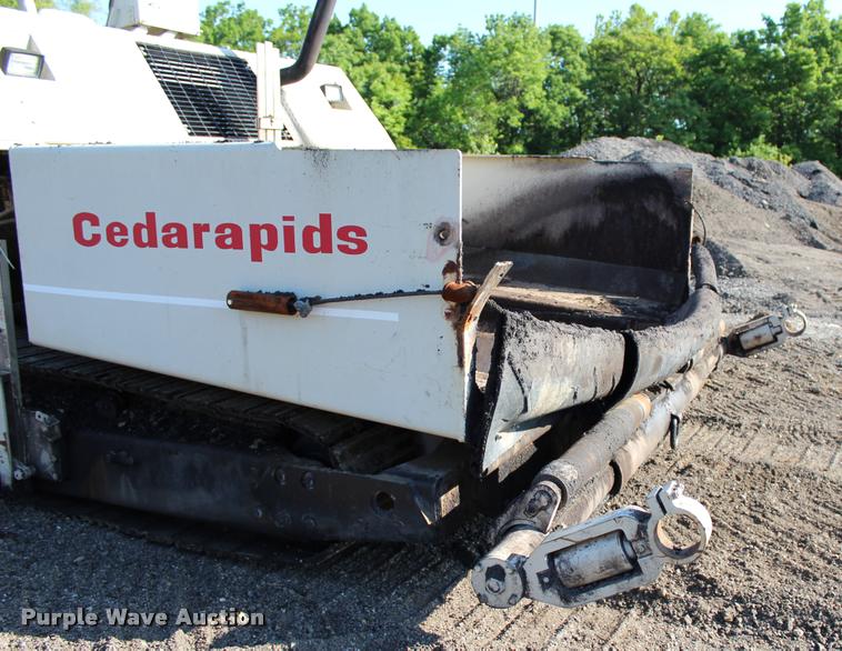 image for item L3044 1997 Cedarapids CR461 paver