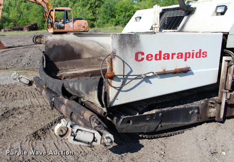image for item L3044 1997 Cedarapids CR461 paver