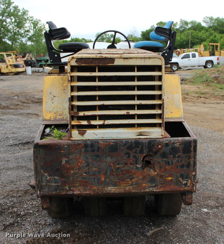 image for item L3045 Hyster C530A pneumatic roller