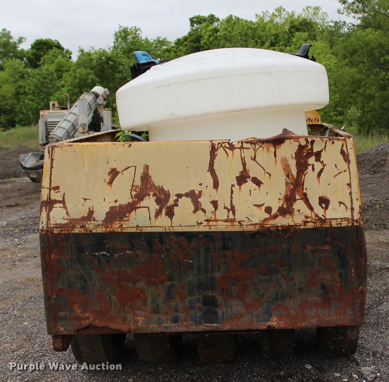 image for item L3045 Hyster C530A pneumatic roller