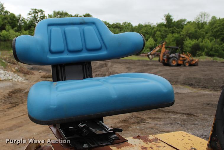 image for item L3045 Hyster C530A pneumatic roller