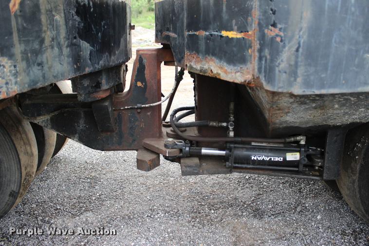 image for item L3045 Hyster C530A pneumatic roller