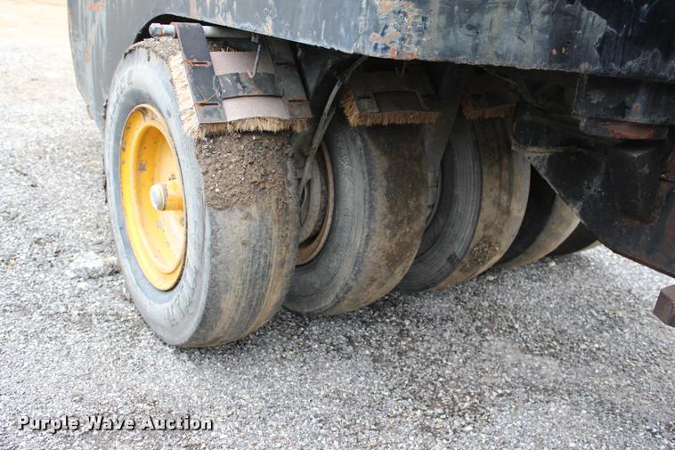 image for item L3045 Hyster C530A pneumatic roller