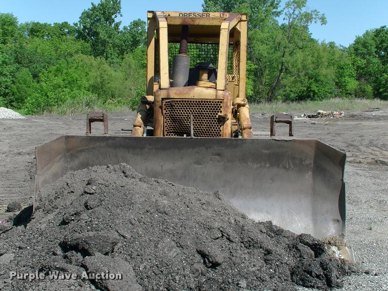 image for item L3046 1981 Dresser TD15C dozer