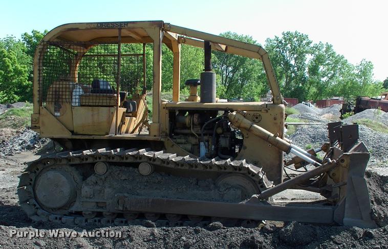 image for item L3046 1981 Dresser TD15C dozer