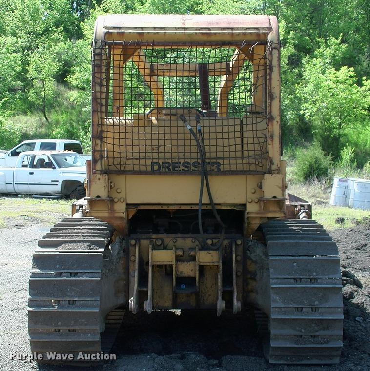image for item L3046 1981 Dresser TD15C dozer