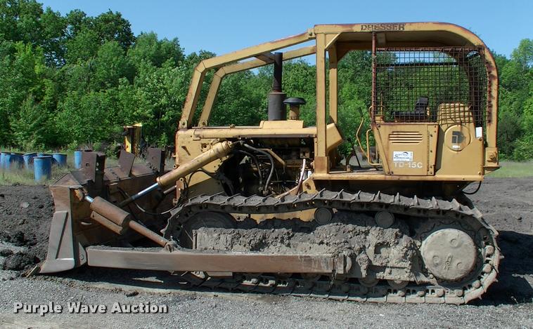 image for item L3046 1981 Dresser TD15C dozer