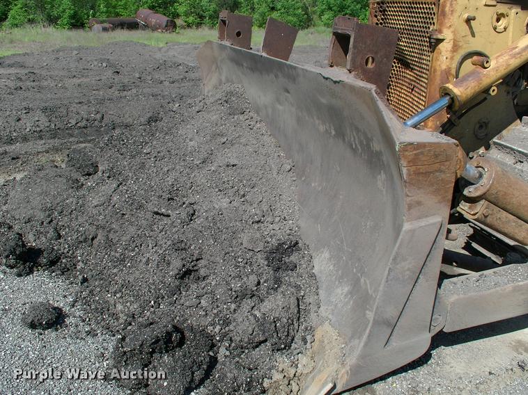 image for item L3046 1981 Dresser TD15C dozer