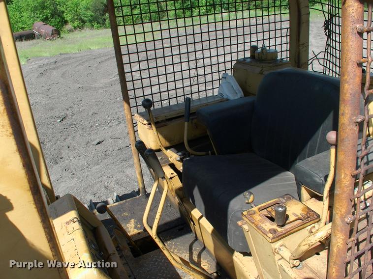 image for item L3046 1981 Dresser TD15C dozer