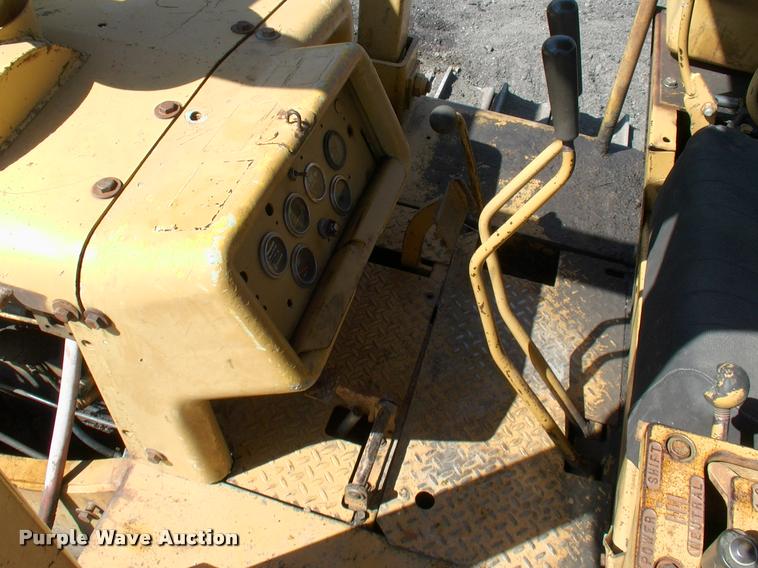 image for item L3046 1981 Dresser TD15C dozer