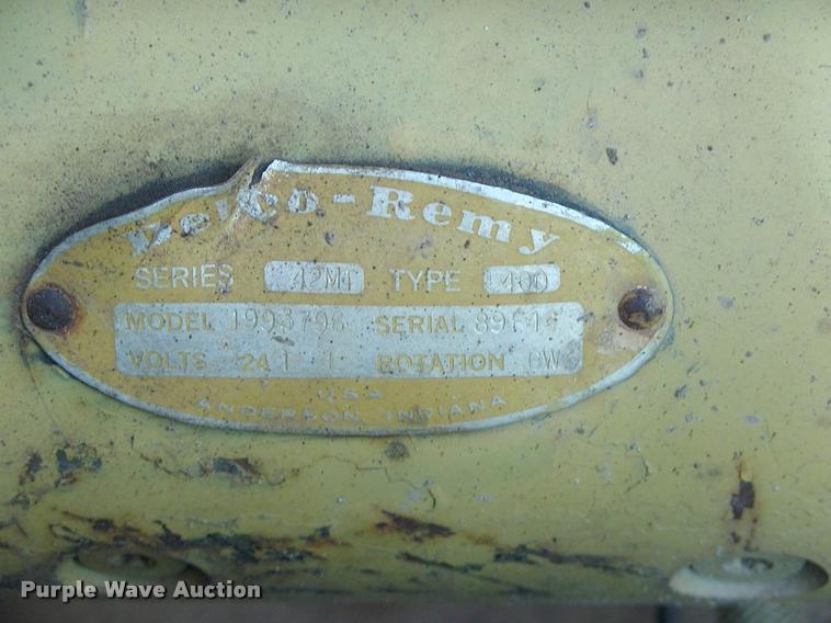 image for item L3046 1981 Dresser TD15C dozer