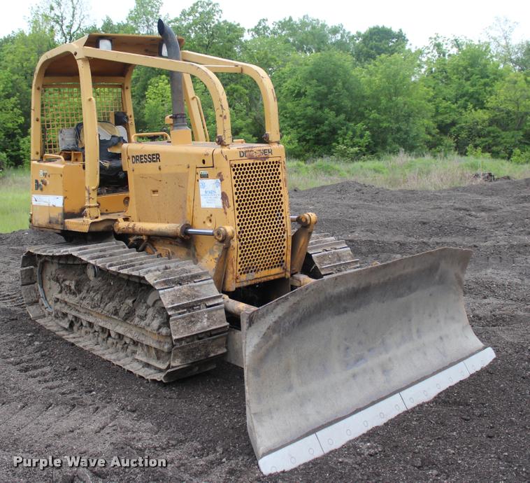image for item L3048 1995 Dresser TD8H dozer