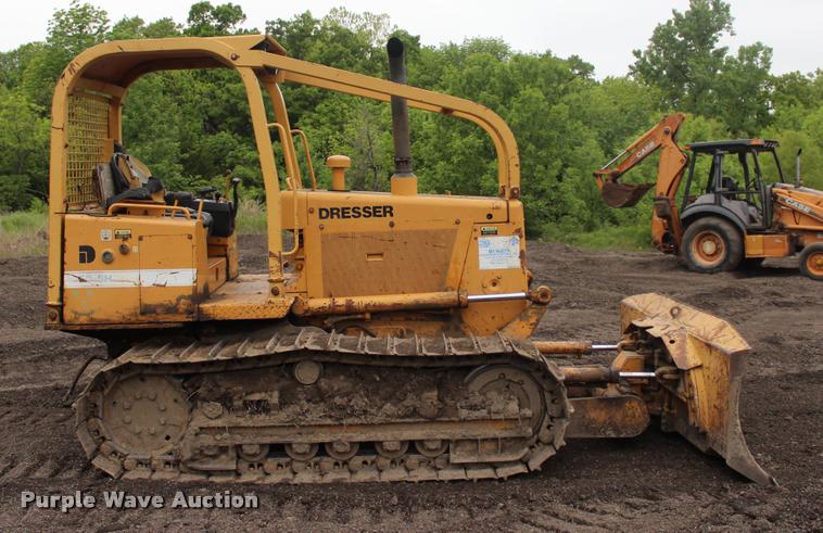 image for item L3048 1995 Dresser TD8H dozer