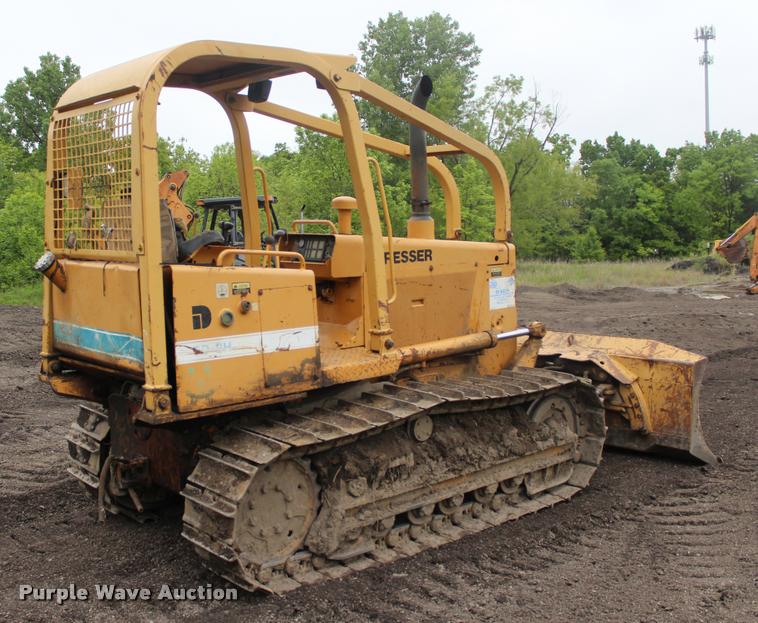 image for item L3048 1995 Dresser TD8H dozer