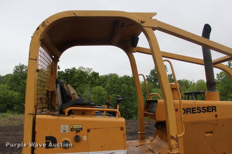 image for item L3048 1995 Dresser TD8H dozer