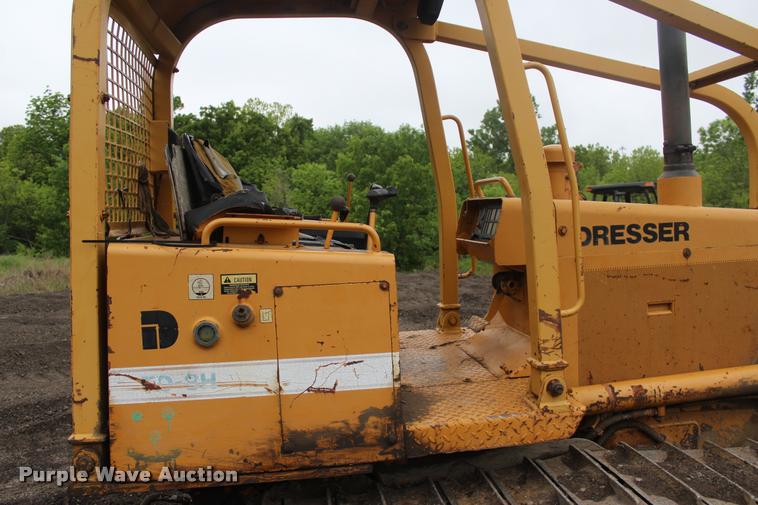 image for item L3048 1995 Dresser TD8H dozer