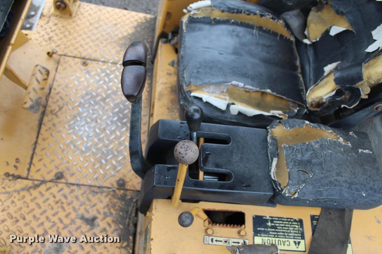 image for item L3048 1995 Dresser TD8H dozer