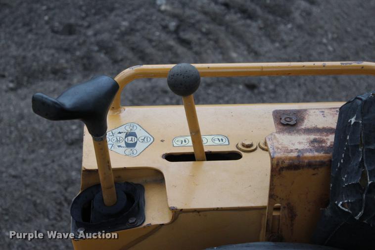 image for item L3048 1995 Dresser TD8H dozer