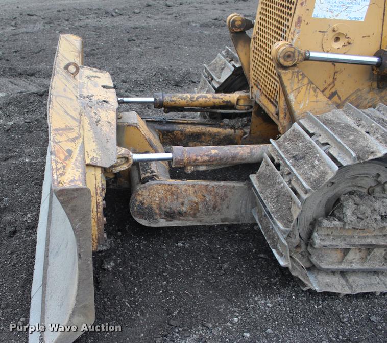 image for item L3048 1995 Dresser TD8H dozer