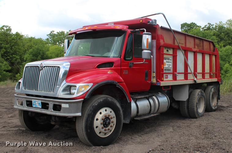 image for item L3050 2007 International 7500 dump truck