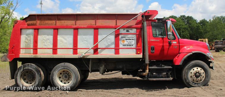 image for item L3050 2007 International 7500 dump truck