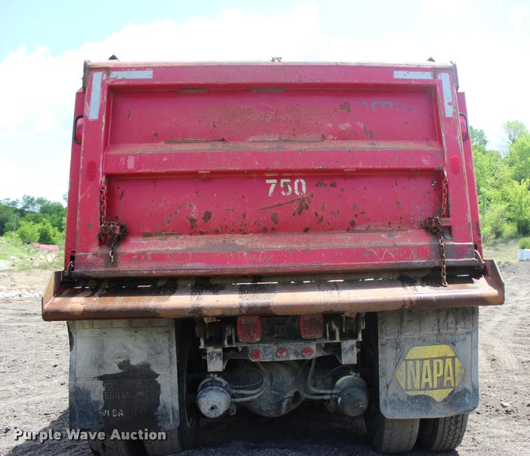 image for item L3050 2007 International 7500 dump truck