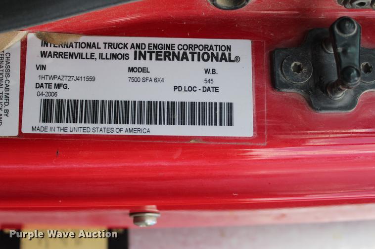 image for item L3050 2007 International 7500 dump truck
