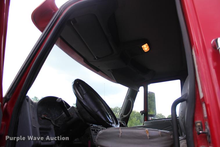 image for item L3050 2007 International 7500 dump truck