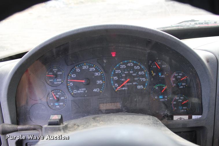 image for item L3050 2007 International 7500 dump truck