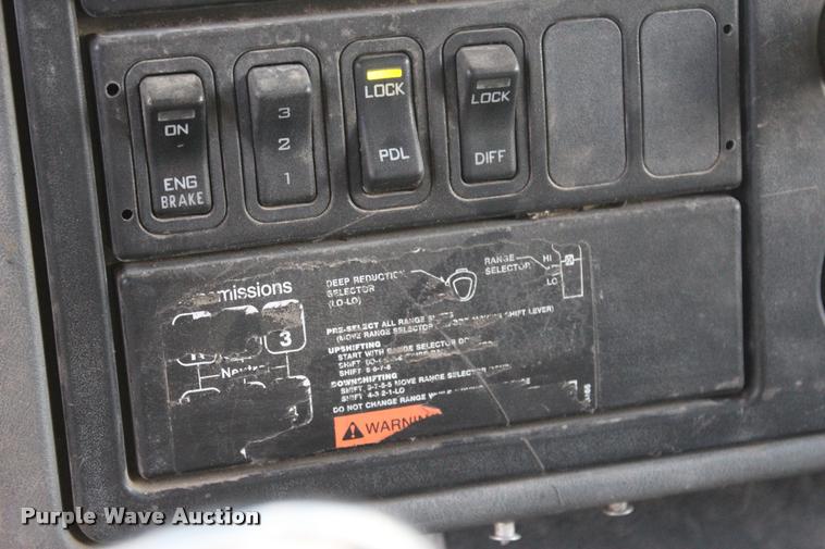 image for item L3050 2007 International 7500 dump truck