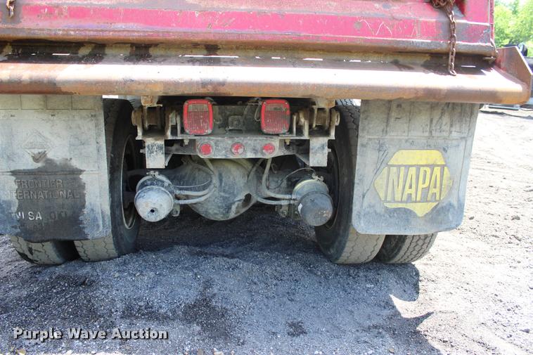 image for item L3050 2007 International 7500 dump truck