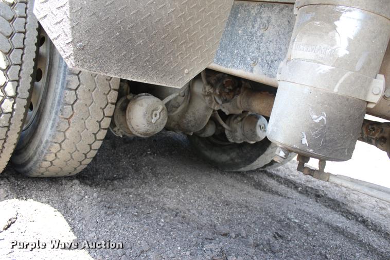 image for item L3050 2007 International 7500 dump truck