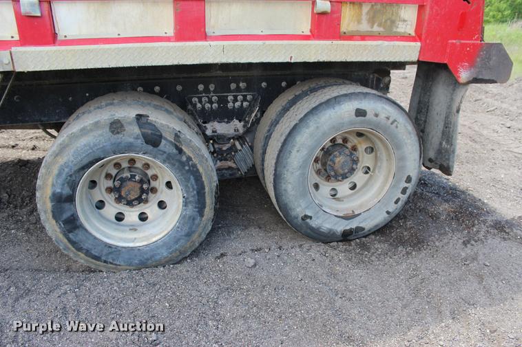 image for item L3050 2007 International 7500 dump truck