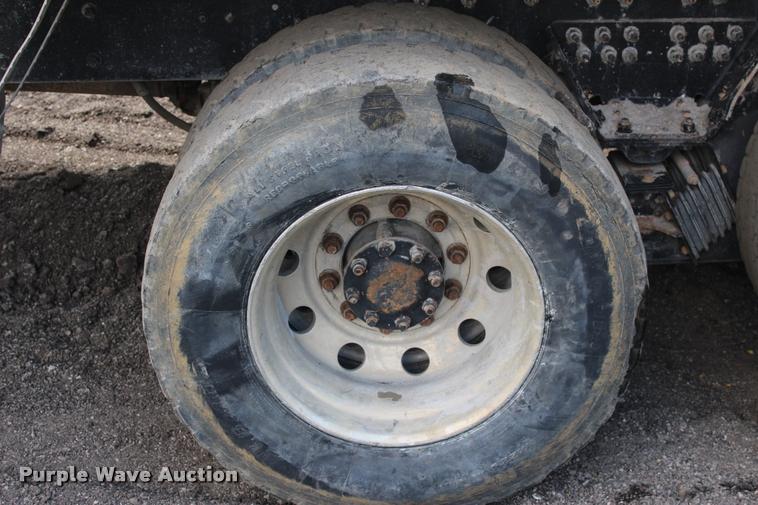 image for item L3050 2007 International 7500 dump truck