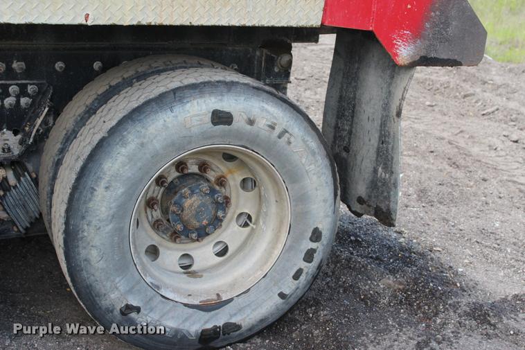 image for item L3050 2007 International 7500 dump truck