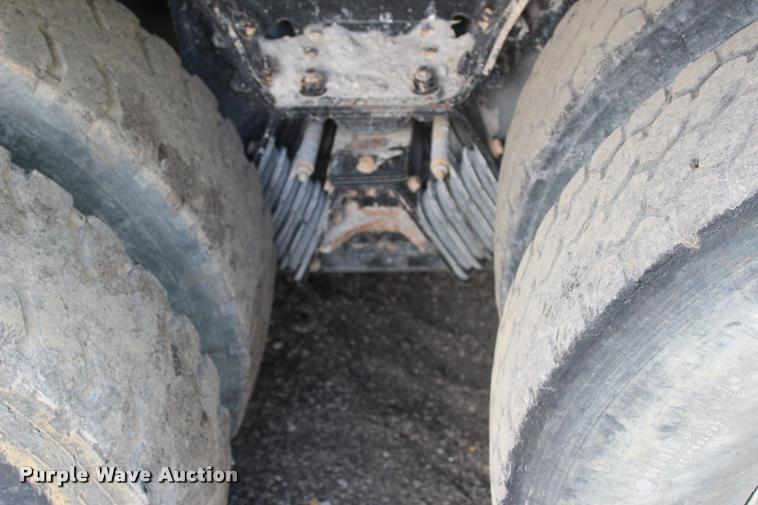 image for item L3050 2007 International 7500 dump truck