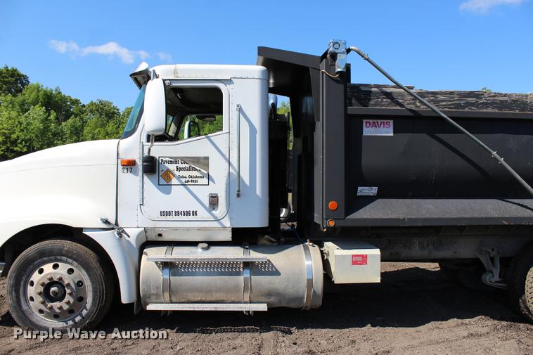 image for item L3052 2005 International 9400i dump truck