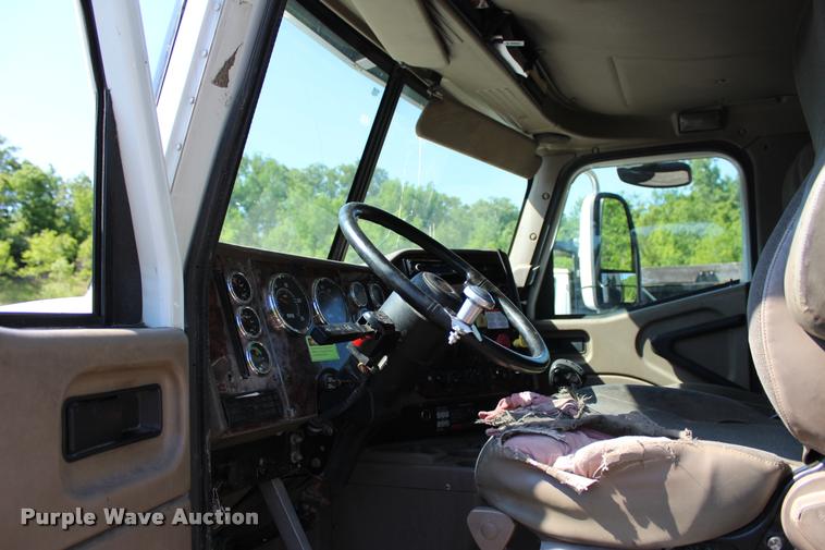 image for item L3052 2005 International 9400i dump truck