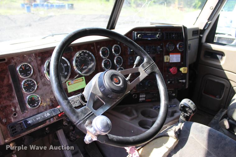 image for item L3052 2005 International 9400i dump truck