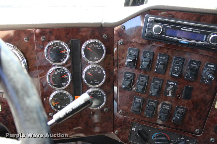 image for item L3052 2005 International 9400i dump truck