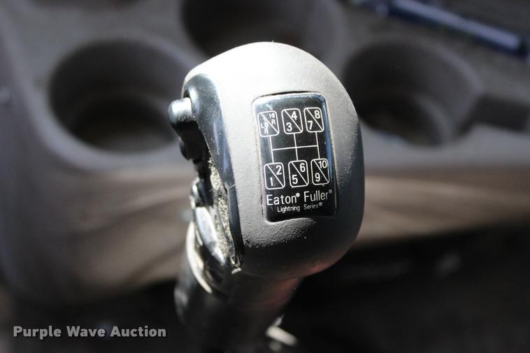 image for item L3052 2005 International 9400i dump truck