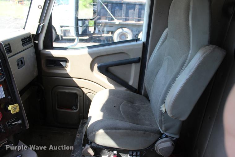 image for item L3052 2005 International 9400i dump truck