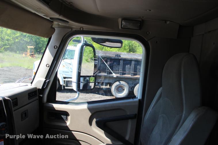 image for item L3052 2005 International 9400i dump truck