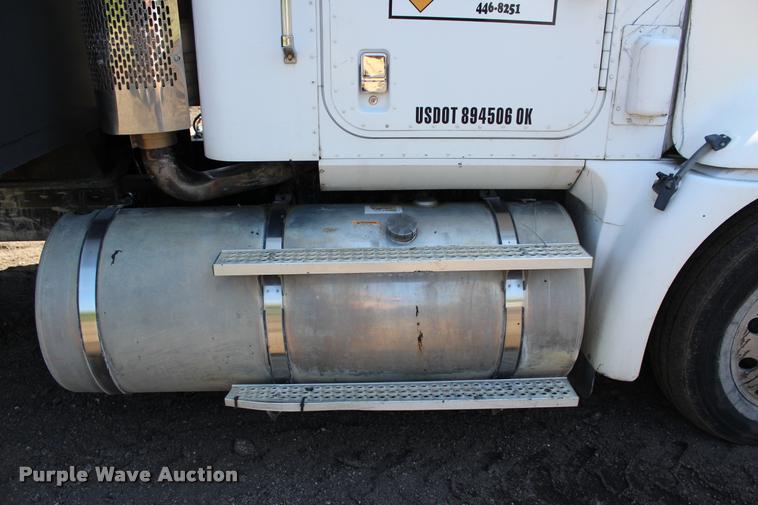 image for item L3052 2005 International 9400i dump truck